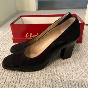 Ferragamo Vintage Suede Pump